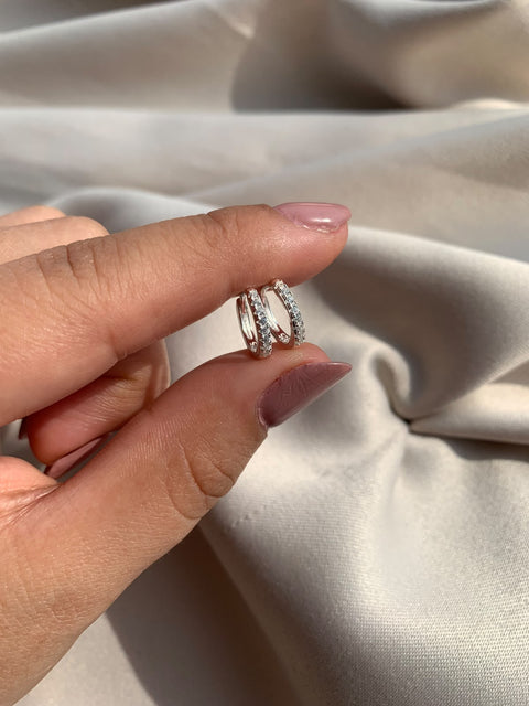 Brinco de Prata Argola Click com Pedras Zircônia